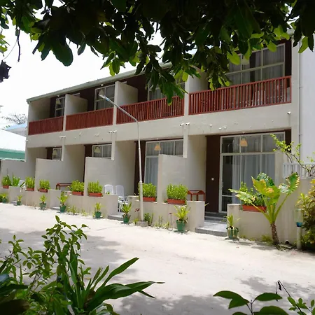 Tme Retreats Dhigurah-2