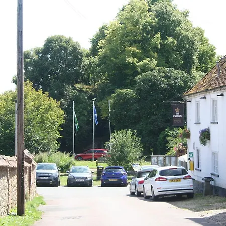 The Crown Aldbourne-3