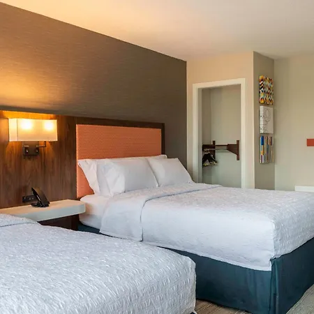 Hampton Inn Manchester Downtown-3