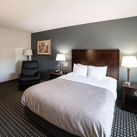 Quality Inn & Suites Watertown Near Prairie Lakes Ice Arena-2