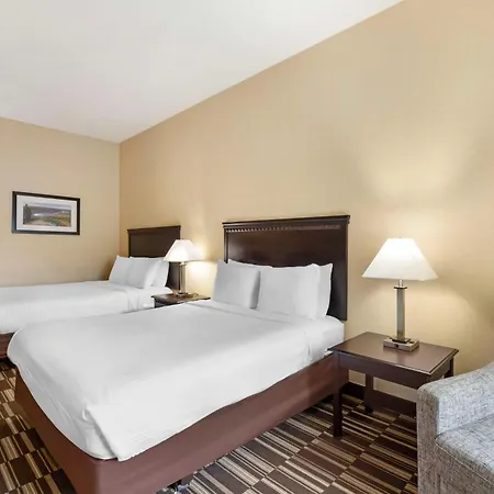 Best Western Plus Victor Inn & Suites-3