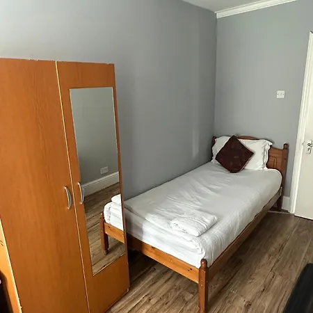 Ruxley Rooms-3