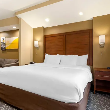 Comfort Suites Monaca-3
