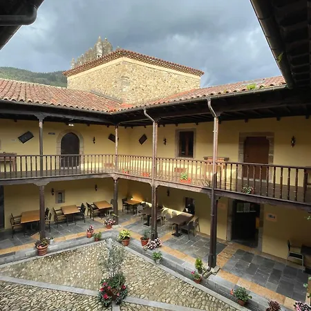Hotel Castillo Valdés Salas-3