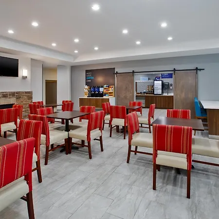 Holiday Inn Express & Suites Milwaukee Nw - Park Place By Ihg-2
