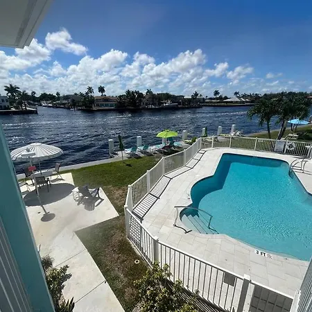 Aloha Apartments On The Intracoastal-Walk To The Beach-3