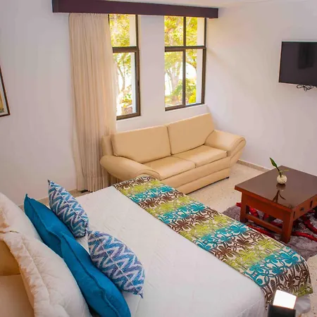 Hotel y Cabañas - Centro Vacacional Comfandi Lago Calima-2