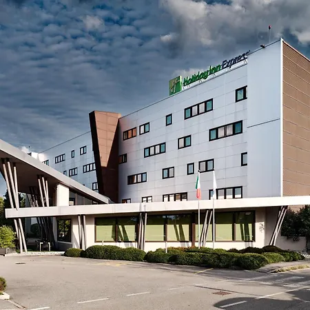 Holiday Inn Express Milan-Malpensa Airport By Ihg-2