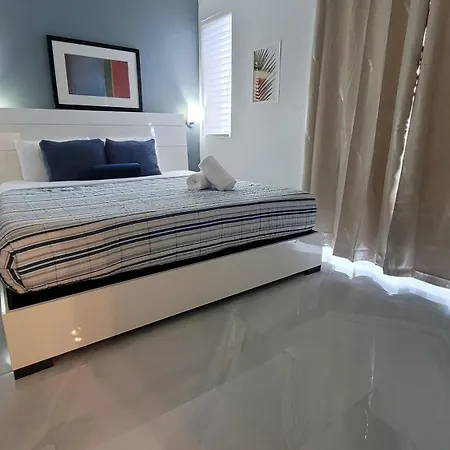 Strand Ocean Drive Suites-2