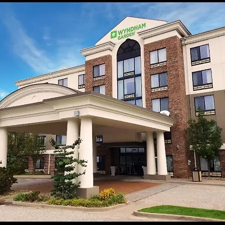 Wyndham Garden Erie-3