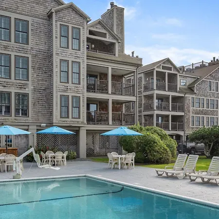 Club Wyndham Newport Onshore-2