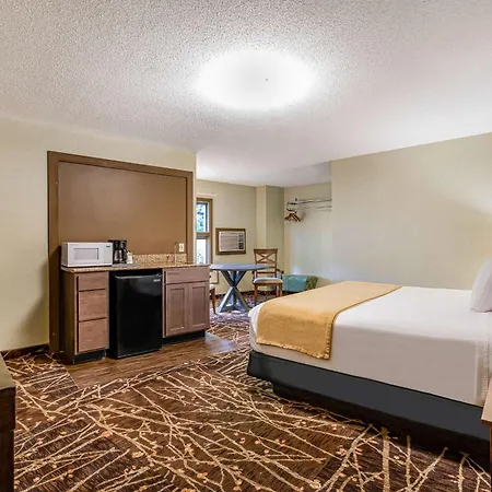 Super 8 By Wyndham Lake George/Downtown-3