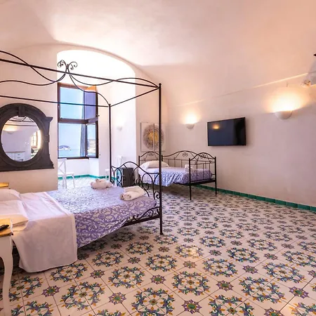 Hotel Torre Dei Borboni-2