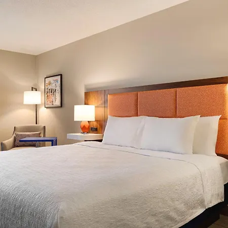 Hampton Inn Charlottesville-3