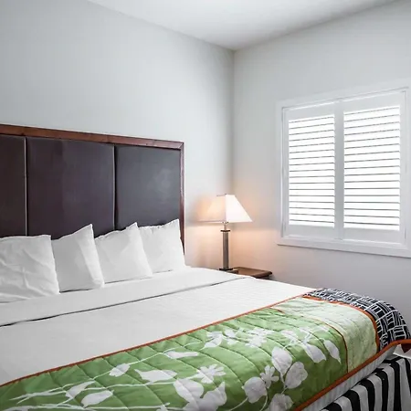 Island Inn & Suites, An Ascend Collection Hotel-3