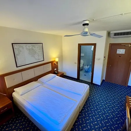 Hotel Benaco-3