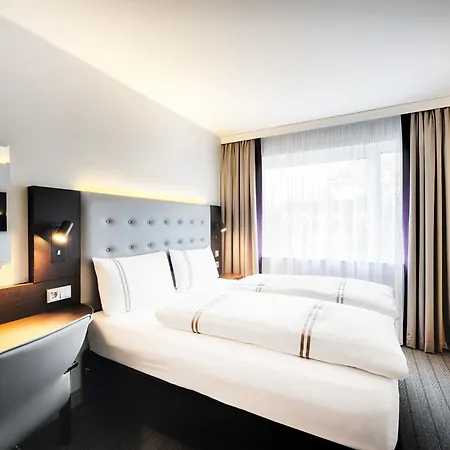 Premier Inn Berlin City Sued-2