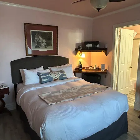 Arrowhead Lake Inn-3