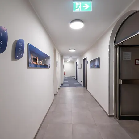 Smart Stay Hotel Station-2