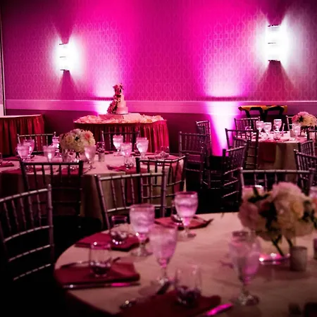 Delta Hotels By Marriott Cincinnati Sharonville-3