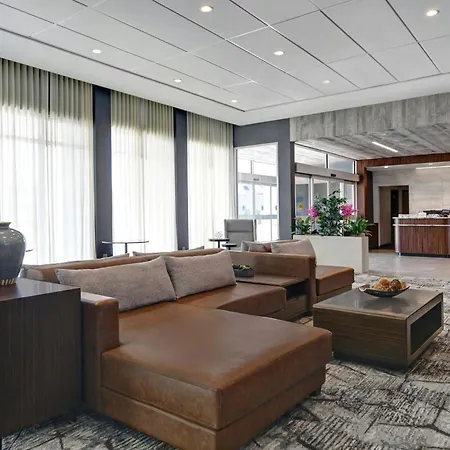 Courtyard By Marriott Hamilton-3