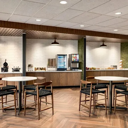 Fairfield By Marriott Inn & Suites Bethlehem Lehigh-3