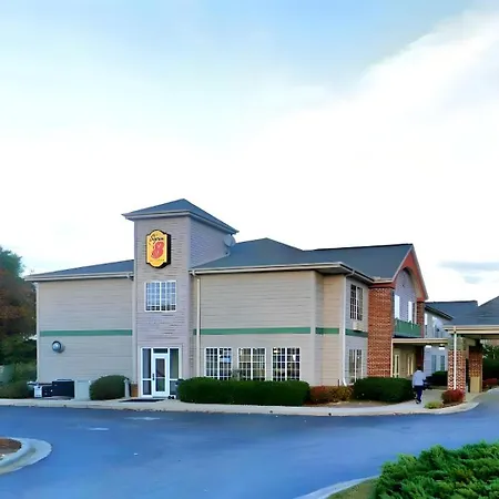 Super 8 By Wyndham Smithfield-Selma-3