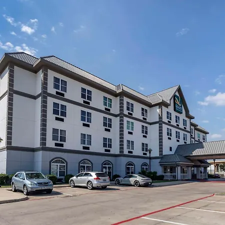 Quality Inn & Suites I-35 E-Walnut Hill-3