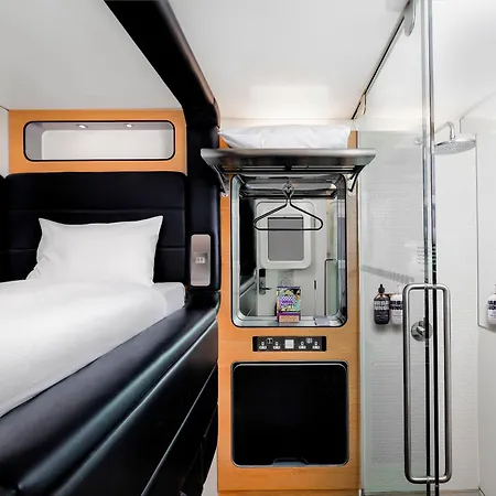 Yotelair London Gatwick Airport-3