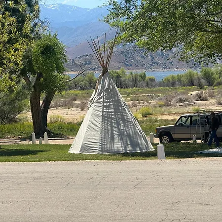 Mount-N-Lake Motel-2