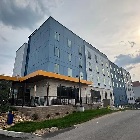 Comfort Suites Gatlinburg Downtown-Convention Center-2
