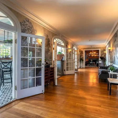 The White House Inn-2