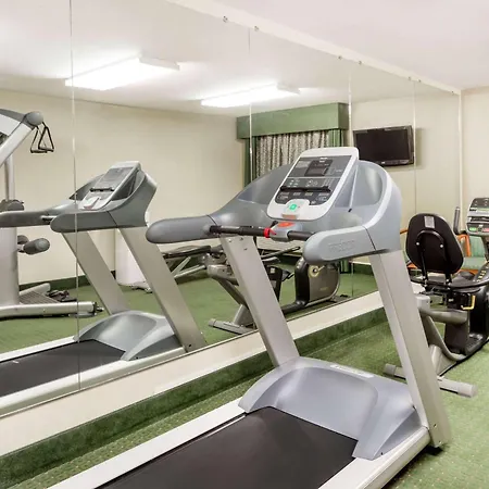 Ramada By Wyndham Columbia-3
