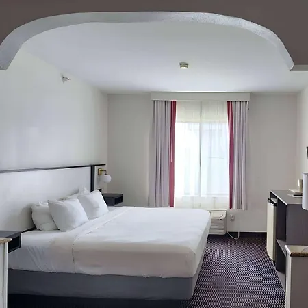 Ramada By Wyndham Columbia-2