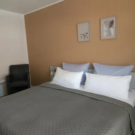 Hotel Am Deich-3