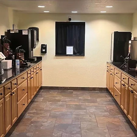 Days Inn By Wyndham Fort Dodge-2