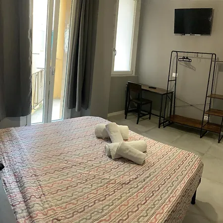 Marconi 2 Rooms-3