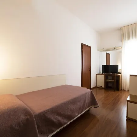 Hotel Vienna-2