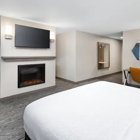 Holiday Inn Express & Suites - Green Bay East By Ihg-2