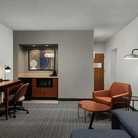 Courtyard By Marriott Denver Central Park-2
