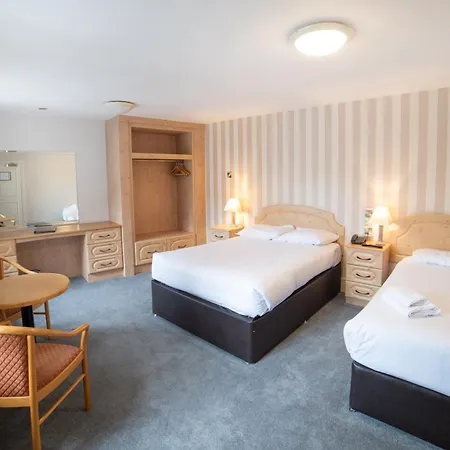 Hibernian Hotel & Leisure Centre-3