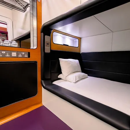 Yotelair London Gatwick Airport-2