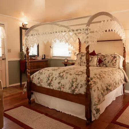 Headlands Inn Bed And Breakfast-3