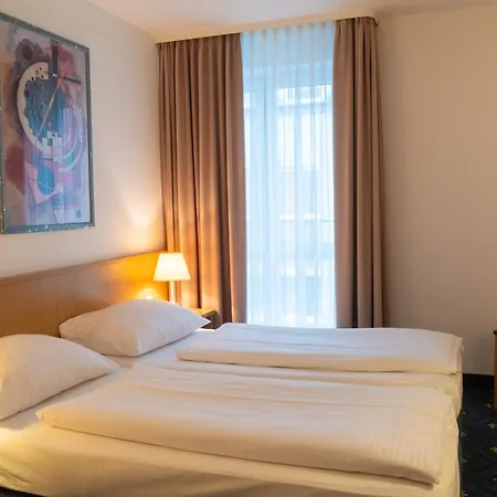 Hotel Am Schlosspark , Wiesbaden-3