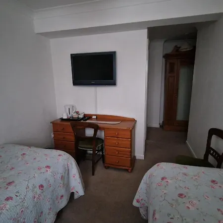 Avon Manor Guest House-3