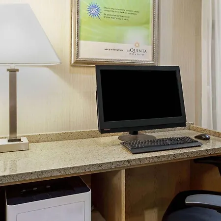 La Quinta By Wyndham Stamford / New York City-2