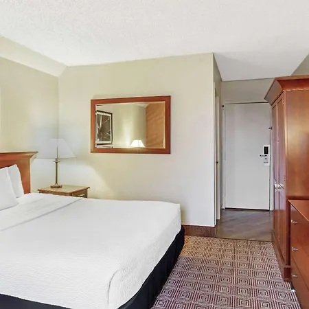 La Quinta By Wyndham Stamford / New York City-3