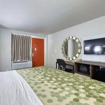 Econo Lodge Neenah-2