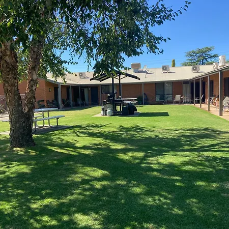 Ashleigh Court Motor Inn-3