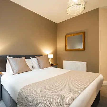 Rooms At The Dressers Arms-3